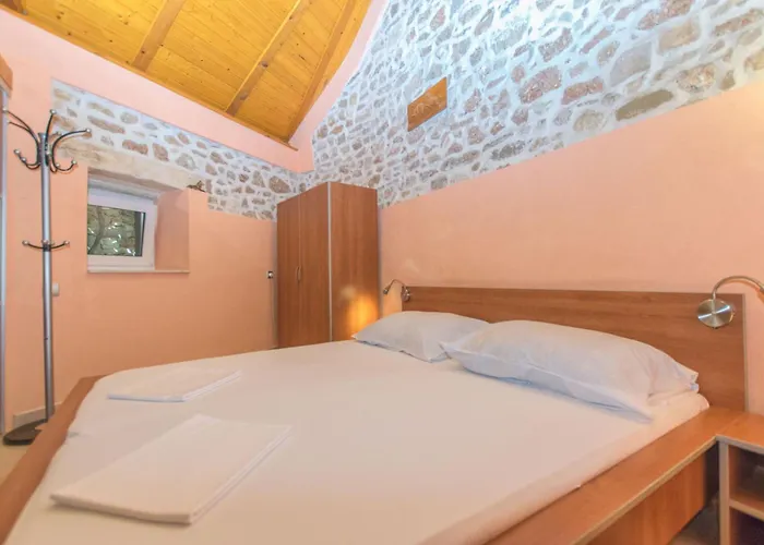 House Dinko Ferienhaus *