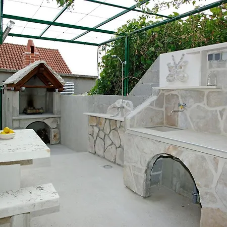 House Dinko Vakantiehuis *