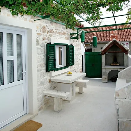 House Dinko Vakantiehuis Bol