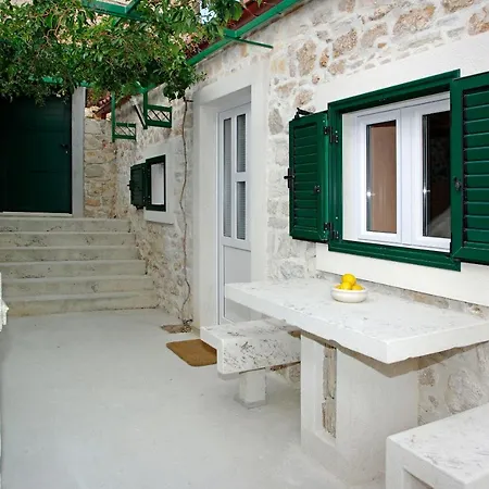 House Dinko Vakantiehuis *
