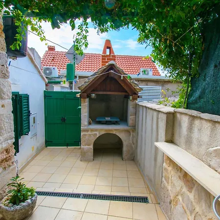 House Dinko Vakantiehuis Bol