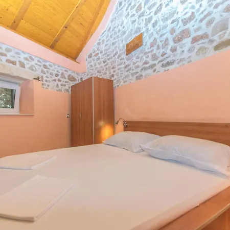 House Dinko Vakantiehuis *