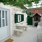 House Dinko Vikendica Bol